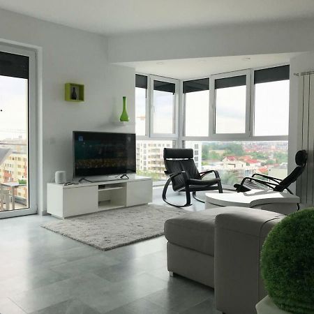 Luxury Westpark 2 Residence With Lake View Bucarest Exterior foto