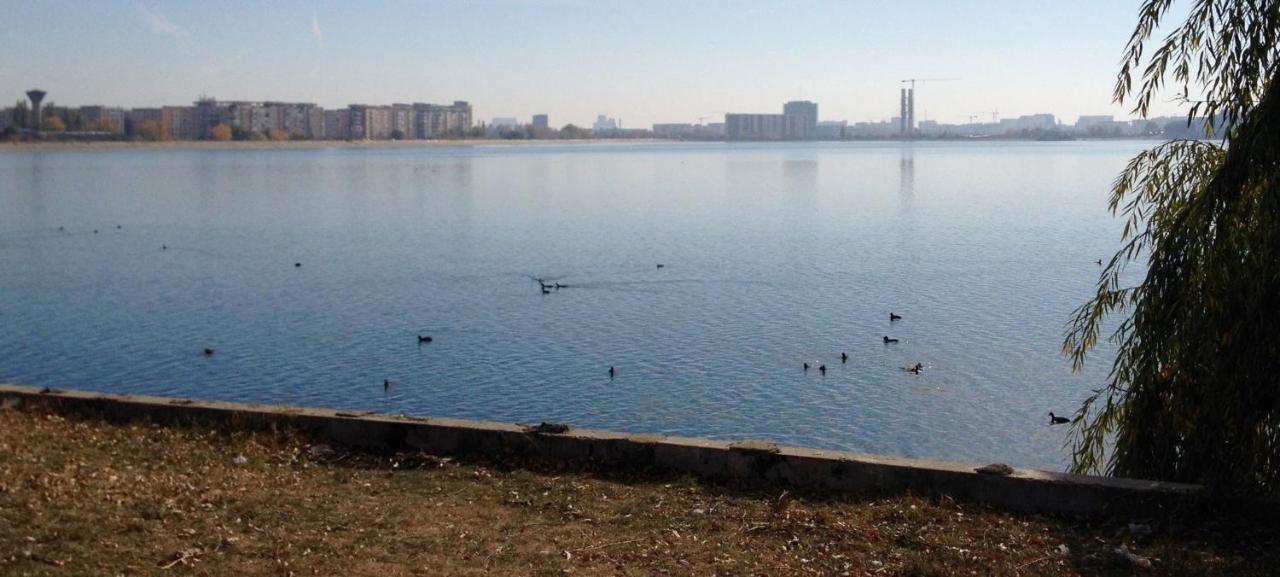 Luxury Westpark 2 Residence With Lake View Bucarest Exterior foto