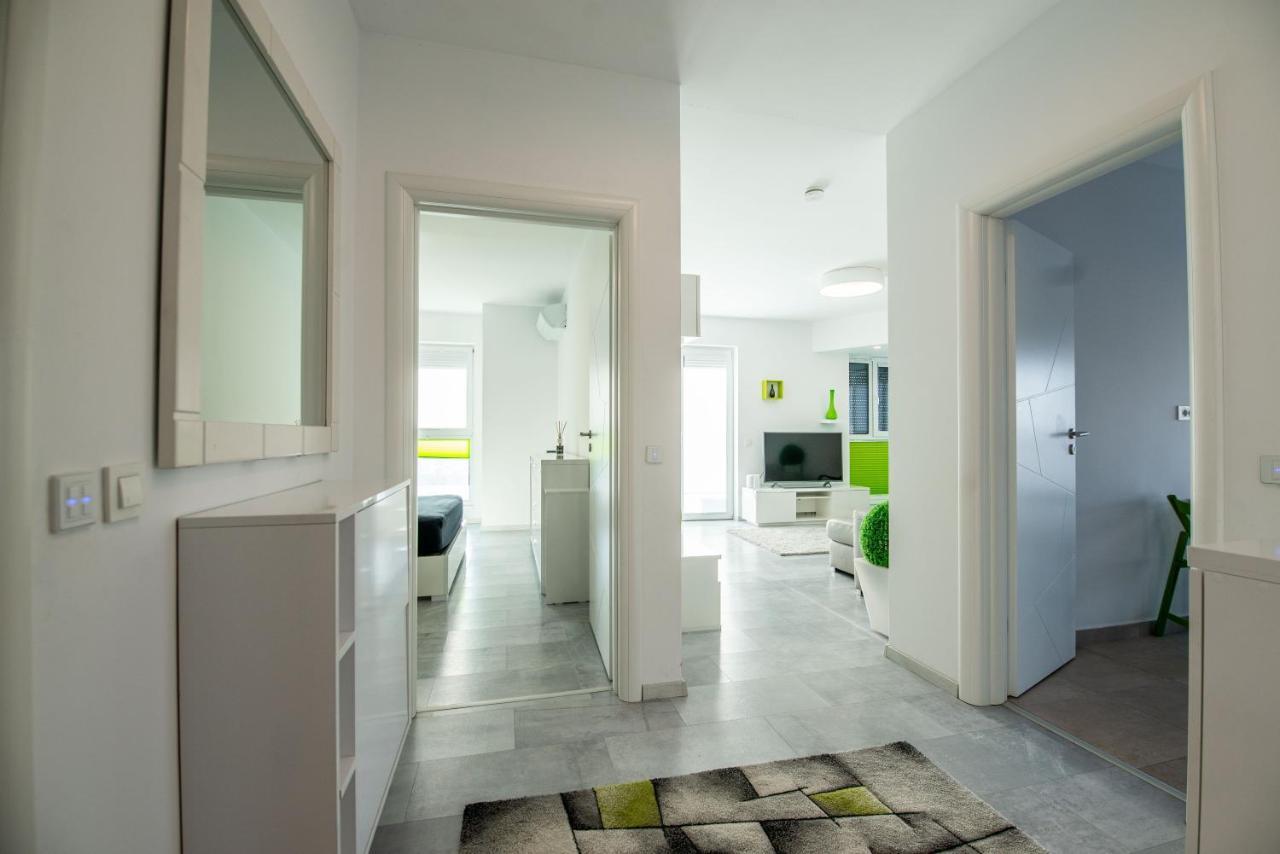 Luxury Westpark 2 Residence With Lake View Bucarest Exterior foto